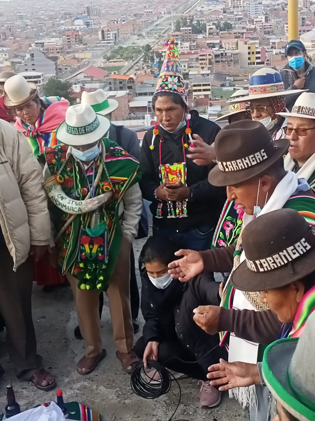 Celebración ritual de Jallu Pacha (tiempo de lluvia) se realizo en horas de la madrugada del día de hoy, en la ciudad de Oruro en el lugar denominado la roca Cóndor Grande.