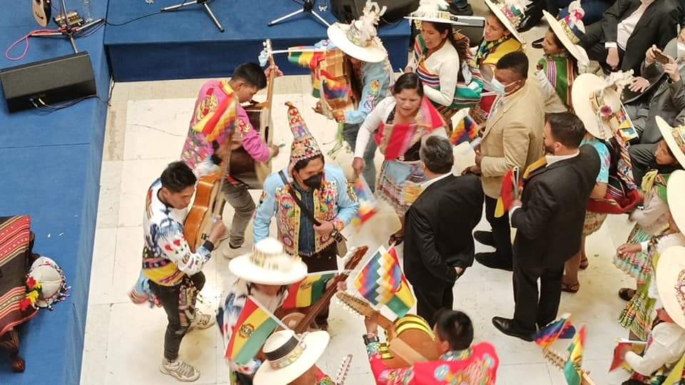 Encuentro de dos países hermanos Bolivia y Colombia