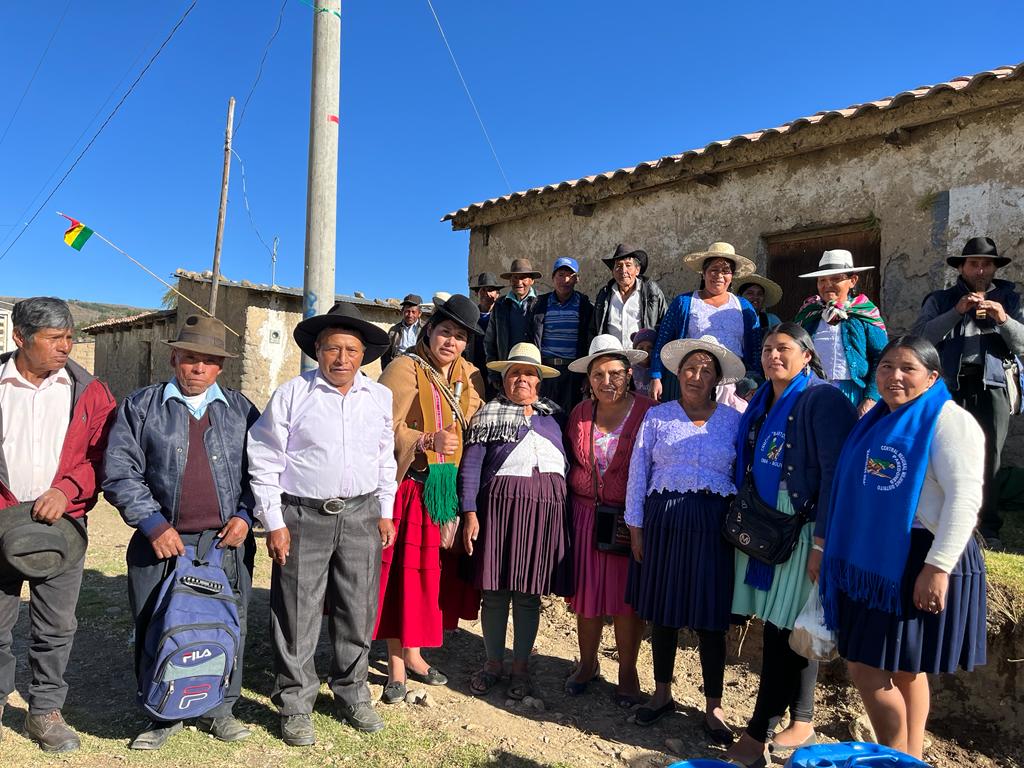 Ministra de Culturas realza con su participación el LV aniversario del Distrito Paredones del municipio de Vacas (Cochabamba)