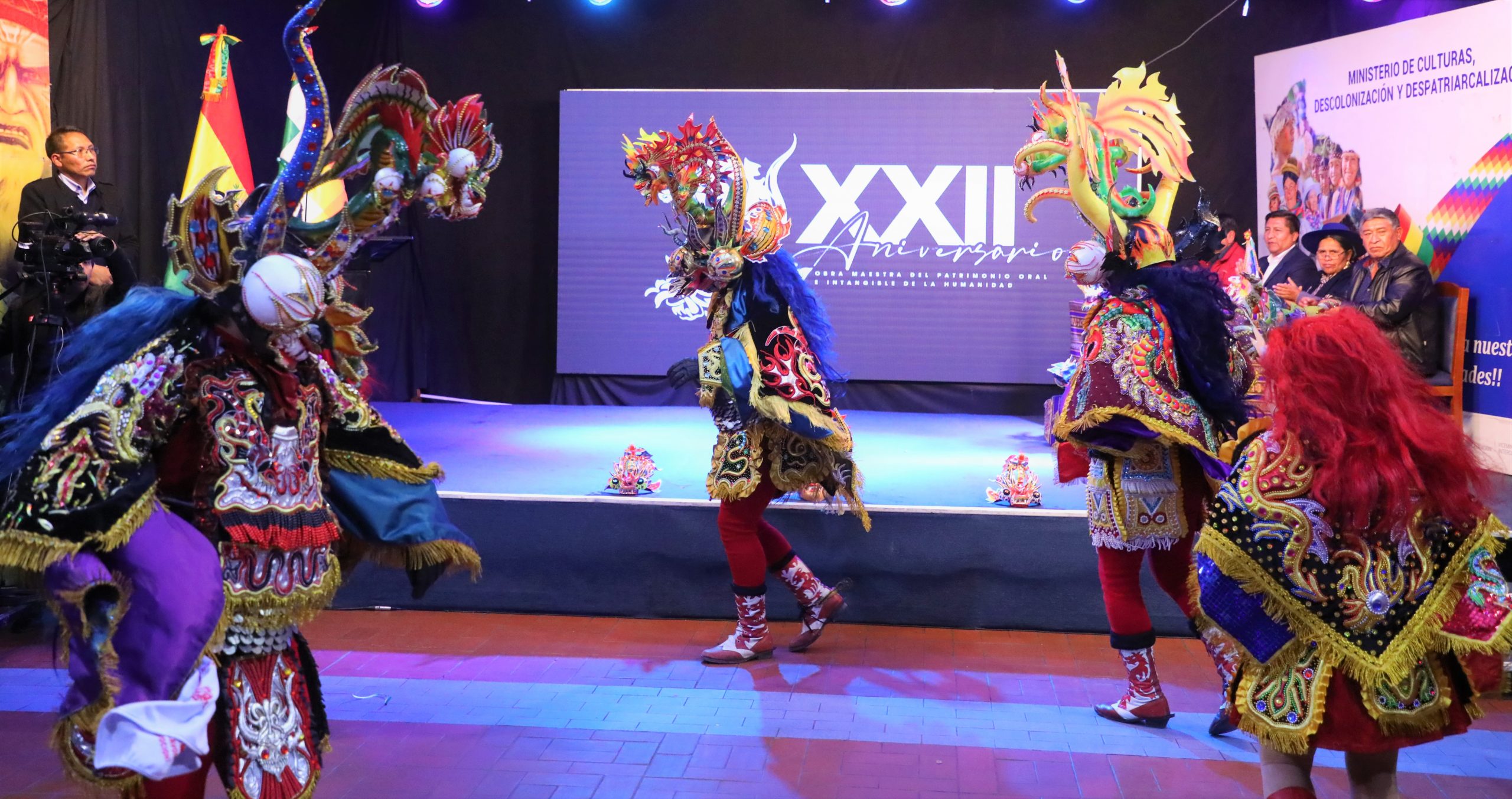CARNAVAL DE ORURO: 22 AÑOS DECLARADO COMO “OBRA MAESTRA DEL PATRIMONIO ORAL E INTANGIBLE DE LA HUMANIDAD” CARNAVAL DE ORURO: 22 AÑOS DECLARADO COMO “OBRA MAESTRA DEL PATRIMONIO ORAL E INTANGIBLE DE LA HUMANIDAD”