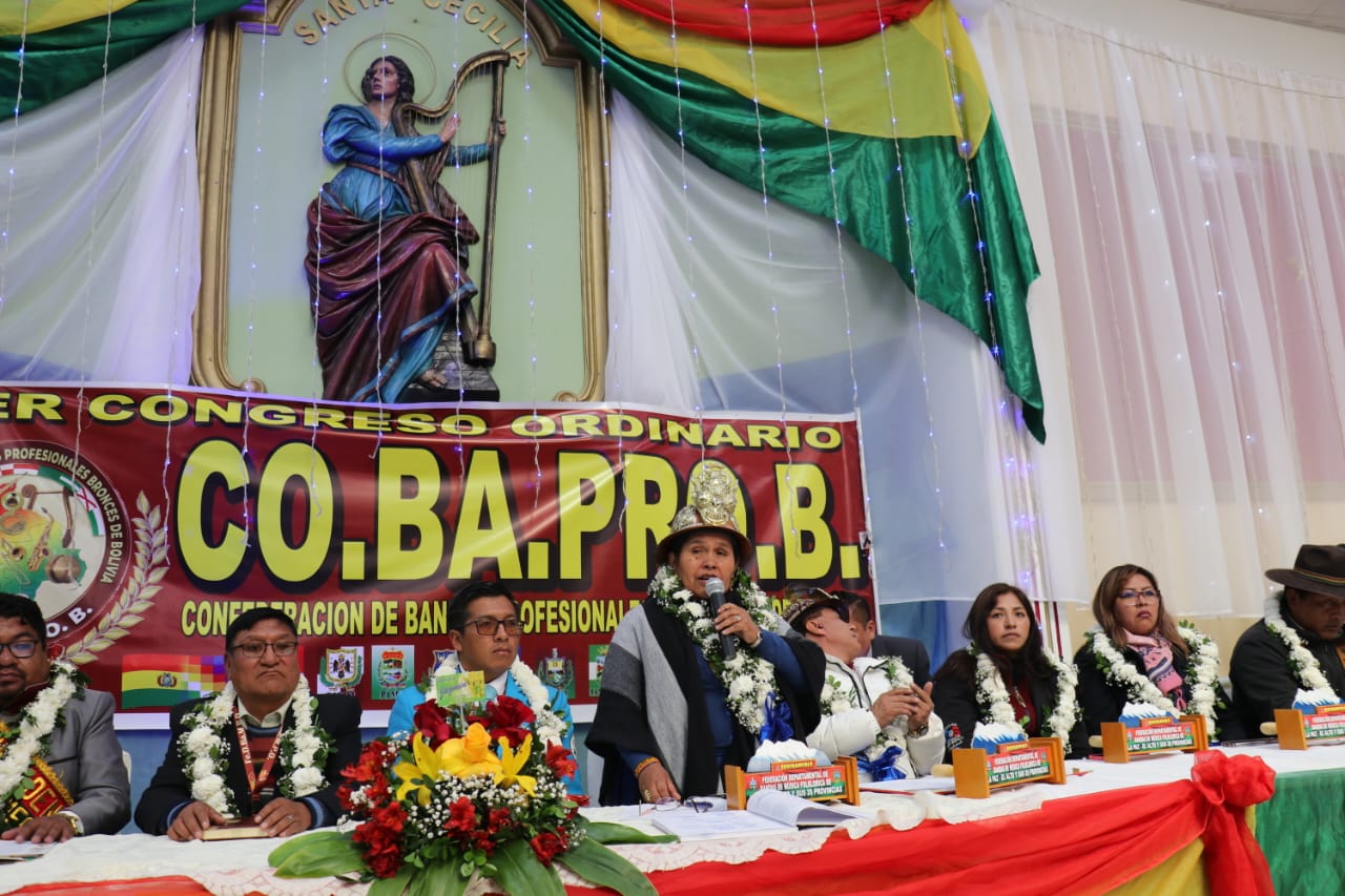 Oruro: Ministra de Culturas inagura el Primer Congreso Ordinario de la Confederación de Bandas Prosefesionales en Bronces de Bolivia. Oruro: Ministra de Culturas inagura el Primer Congreso Ordinario de la Confederación de Bandas Prosefesionales en Bronces de Bolivia.