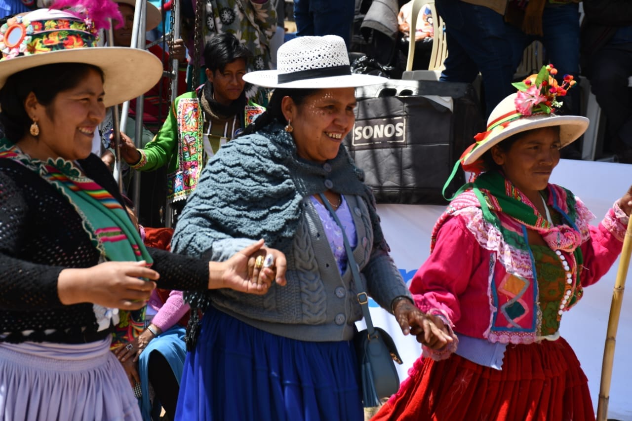 Música, baile, vestimenta colorida y alegría embelleció la III Festival Cultural Autóctono Andino de los Pueblos Originarios Música, baile, vestimenta colorida y alegría embelleció la III Festival Cultural Autóctono Andino de los Pueblos Originarios
