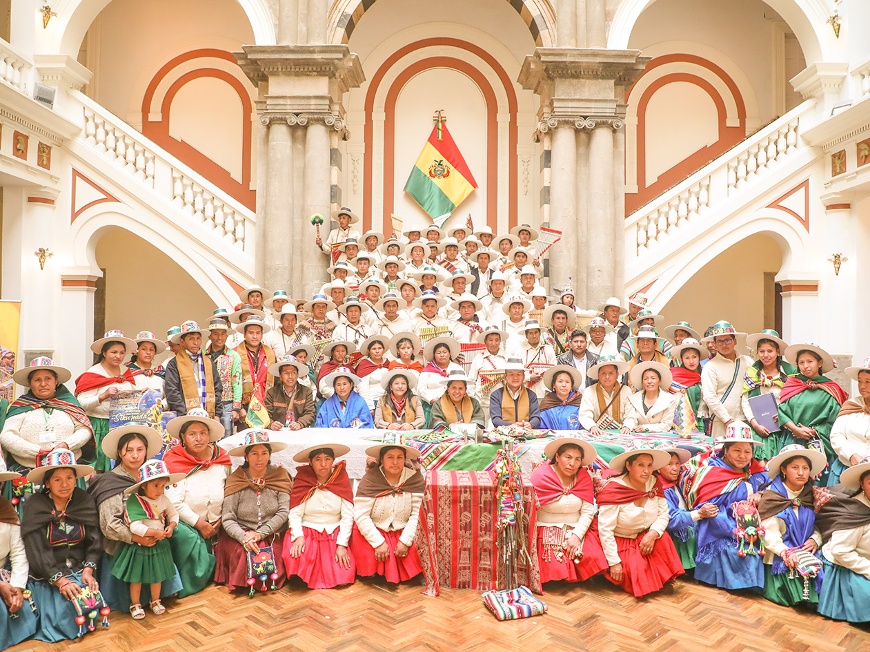 Ministra de Culturas lanza el Sexto Festival Nacional de la Sikuriada Boliviana Ministra de Culturas lanza el Sexto Festival Nacional de la Sikuriada Boliviana