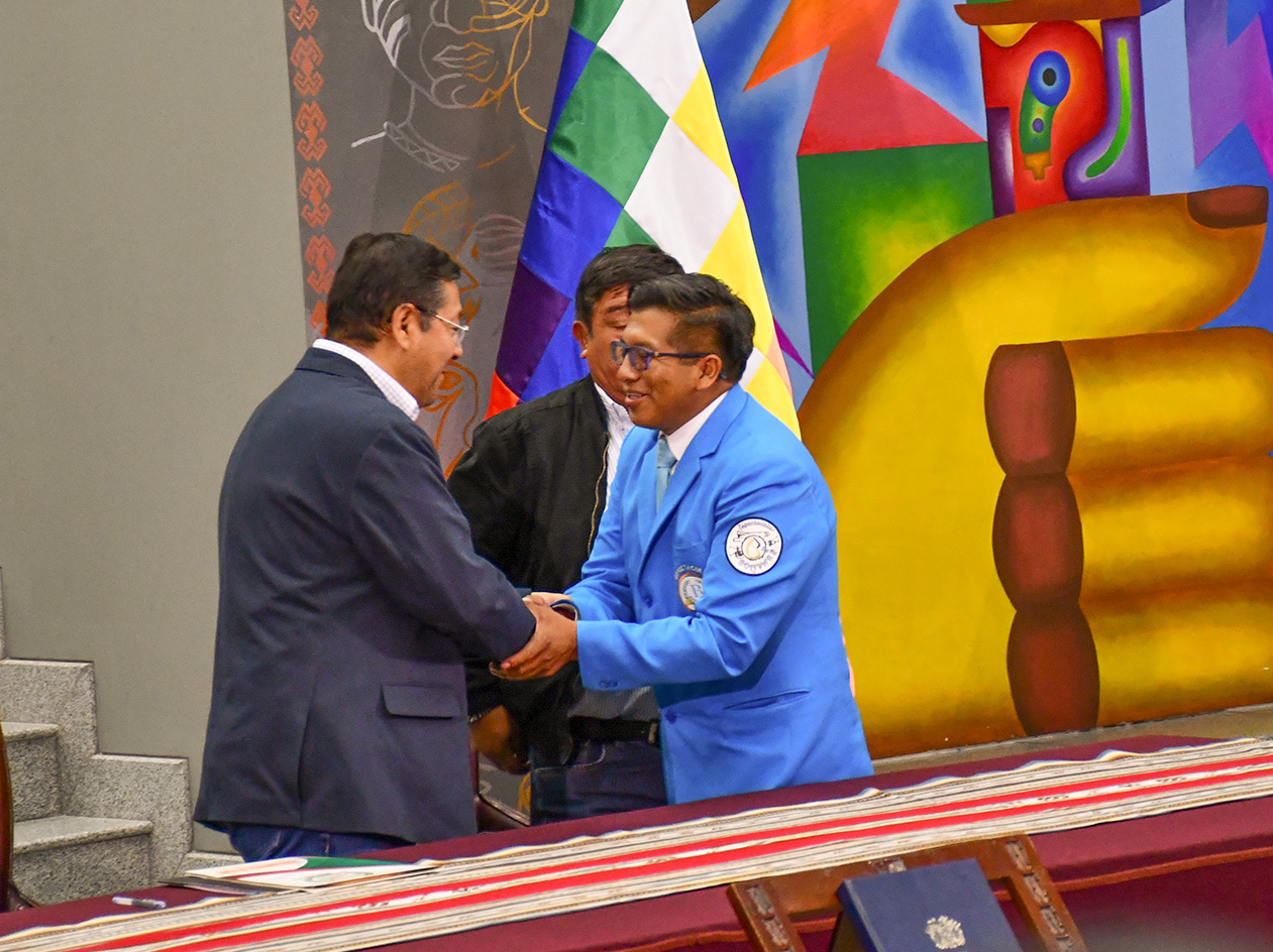 Fue posesionado el Directorio de la Confederación Nacional Única de Bandas Profesionales en Bronces de Bolivia Fue posesionado el Directorio de la Confederación Nacional Única de Bandas Profesionales en Bronces de Bolivia