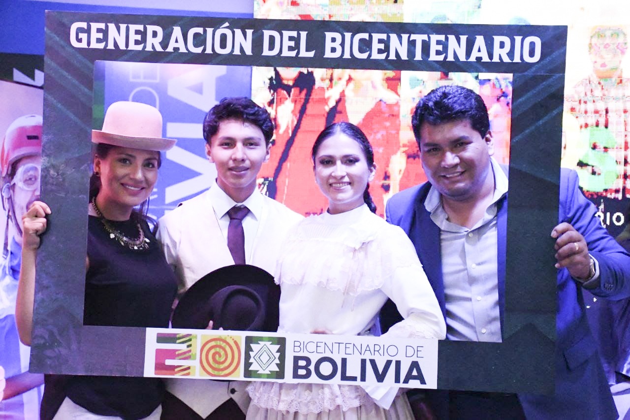 Se inauguró la Fexpo Sucre en el que el Bicentenario de Bolivia cuenta con un stand informativo e interactivo Se inauguró la Fexpo Sucre en el que el Bicentenario de Bolivia cuenta con un stand informativo e interactivo
