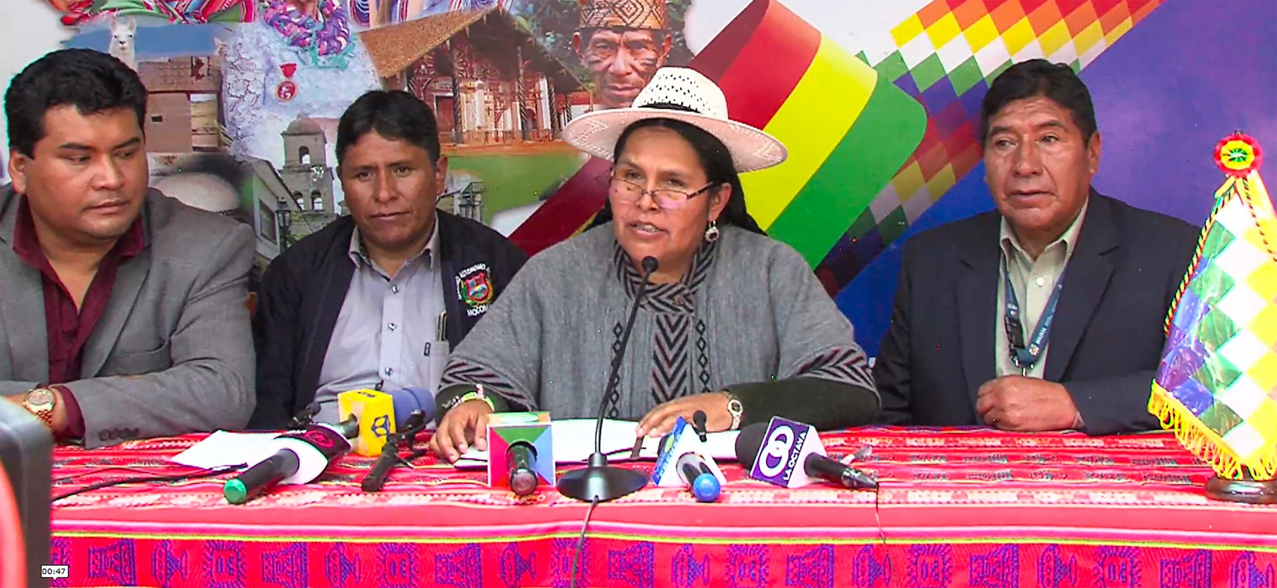 Ministra de culturas Sabina Orellana Cruz convocó a participar en el Concurso Nacional para la composición del Himno y la Canción Juvenil del Bicentenario Ministra de culturas Sabina Orellana Cruz convocó a participar en el Concurso Nacional para la composición del Himno y la Canción Juvenil del Bicentenario