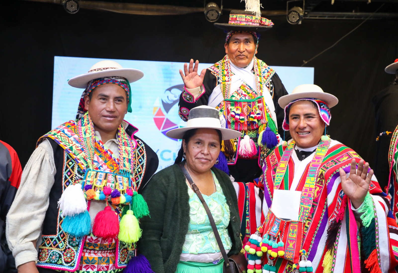 Ministra Orellana lanza la feria productiva de las provincia Muñecas Ministra Orellana lanza la feria productiva de las provincia Muñecas