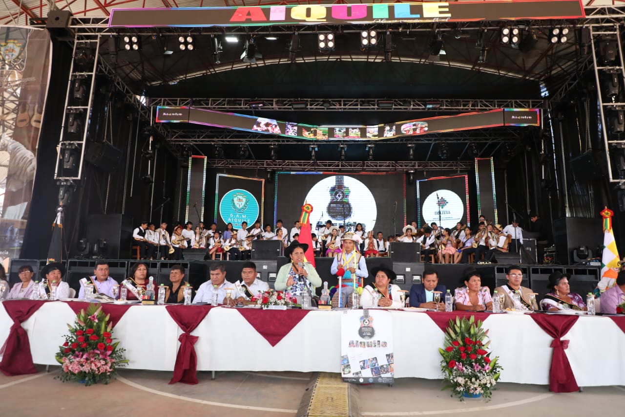 Inicia el XXXIX de la Feria y Festival Nacional e Internacional del Charango Aiquile 2023 Inicia el XXXIX de la Feria y Festival Nacional e Internacional del Charango Aiquile 2023