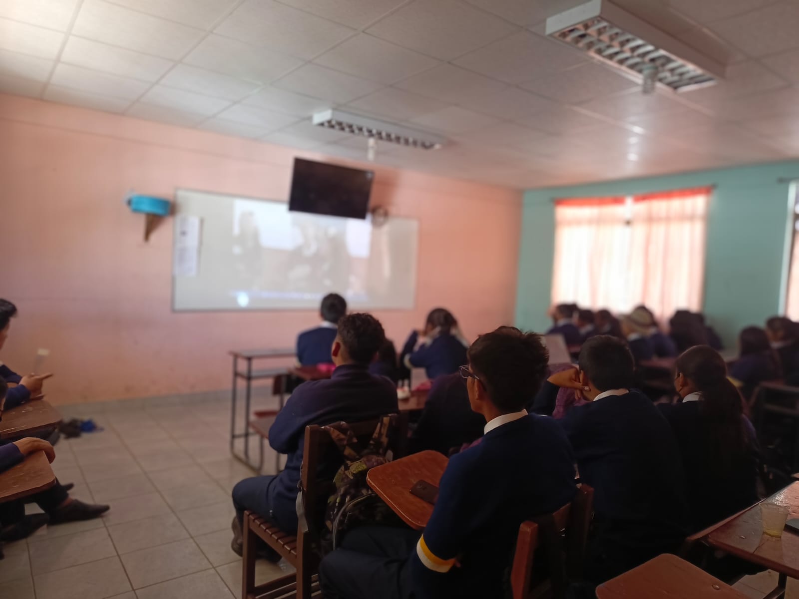 Abordamos las historias de vida de jóvenes y adolescentes que se encuentren en situación de vulnerabilidad Abordamos las historias de vida de jóvenes y adolescentes que se encuentren en situación de vulnerabilidad