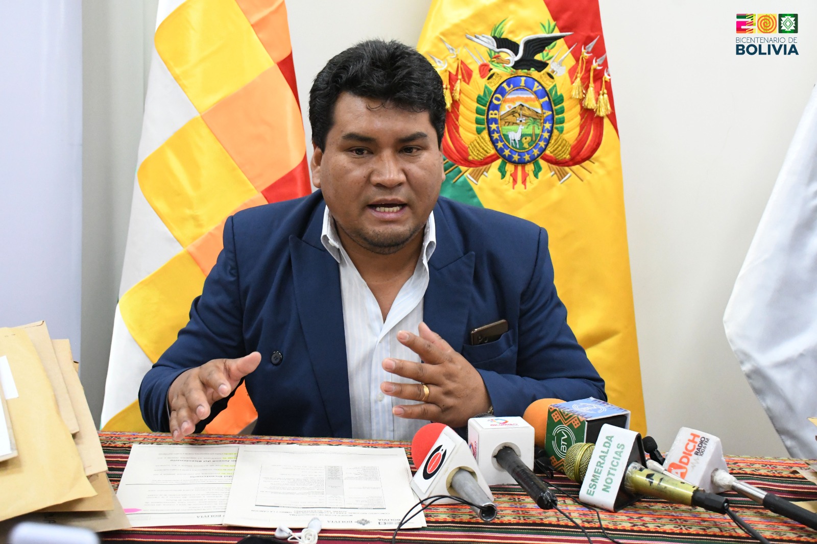 Concurso Nacional para la composición del Himno y la Canción Juvenil del Bicentenario recibe 91 propuestas Concurso Nacional para la composición del Himno y la Canción Juvenil del Bicentenario recibe 91 propuestas